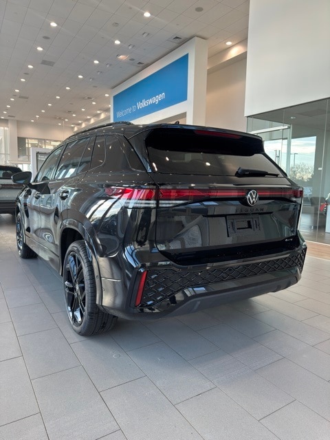 2026 Volkswagen Tiguan SE R-LINE BLACK's photo