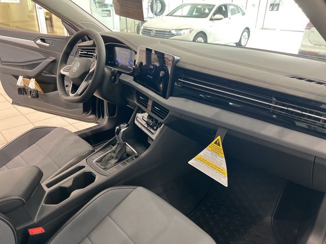 2026 Volkswagen Jetta SE - Photo 23