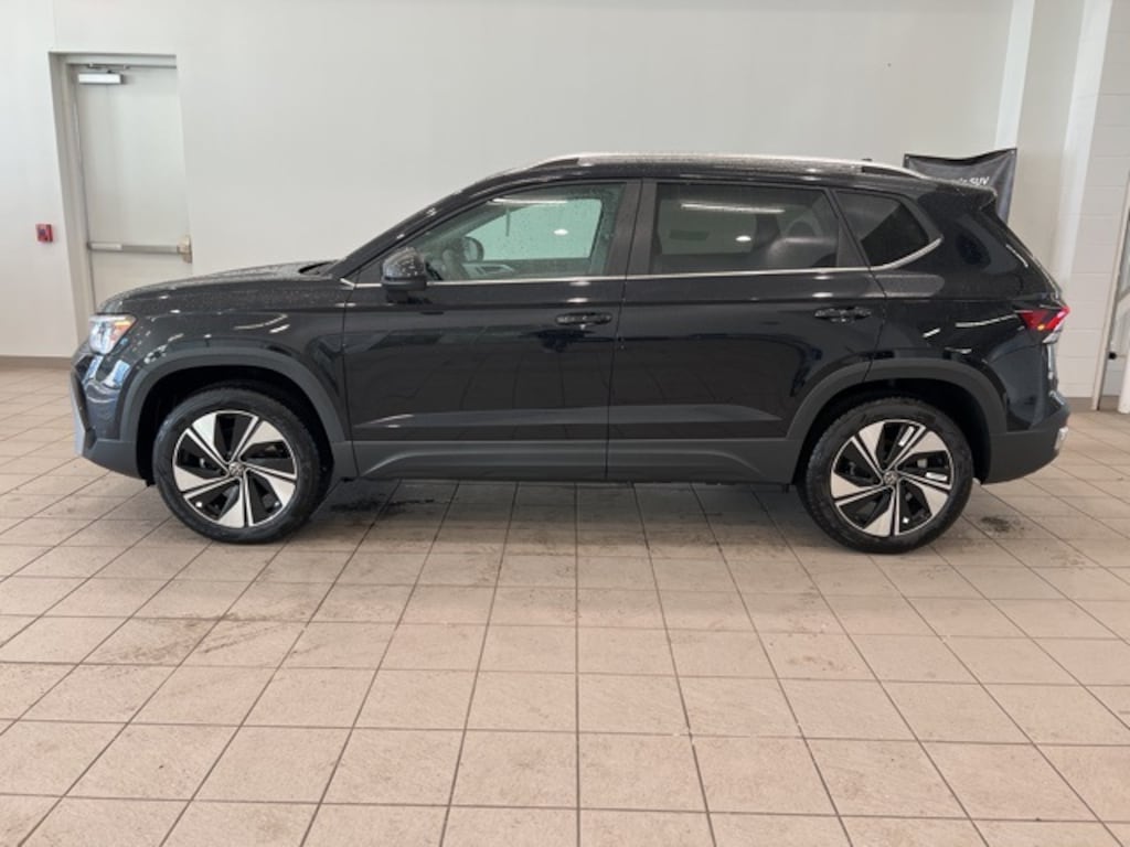 Used 2025 Volkswagen Taos 1.5T SE SUV