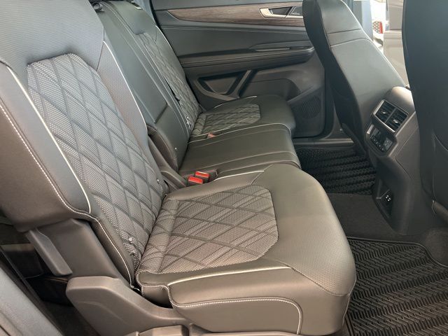 2026 Volkswagen Atlas SEL Premium R-Line - Photo 16