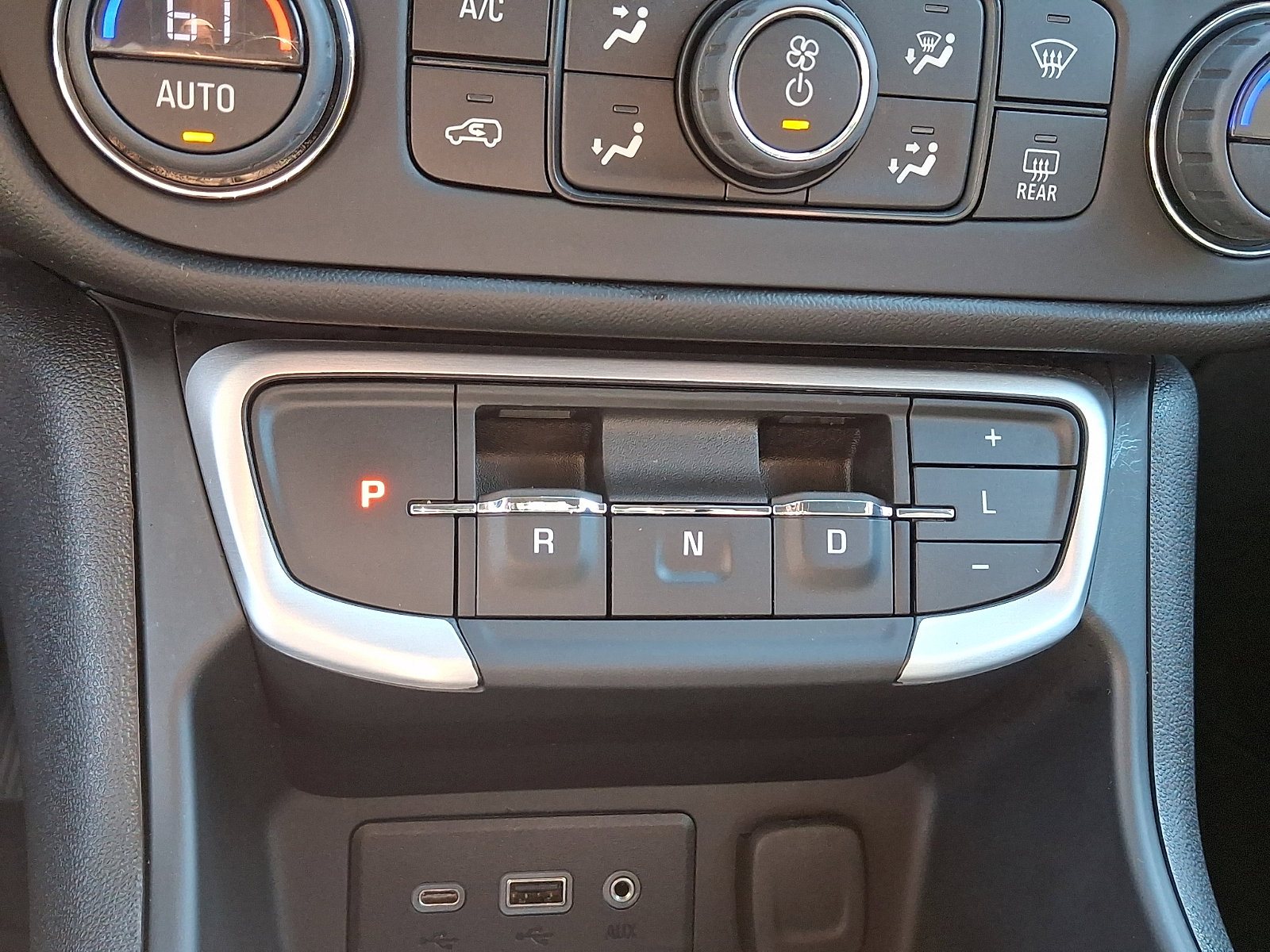 2022 GMC Terrain SLE - Photo 14