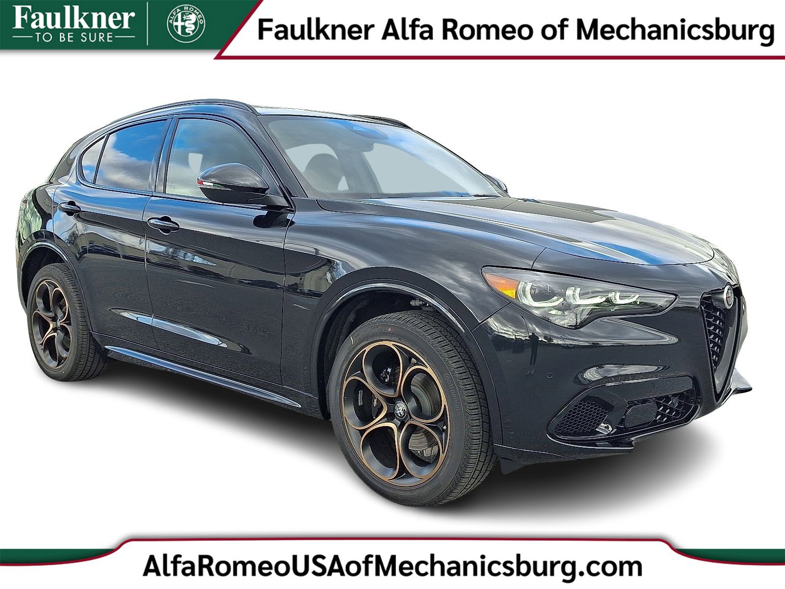 2025 Alfa Romeo Stelvio Intensa's photo