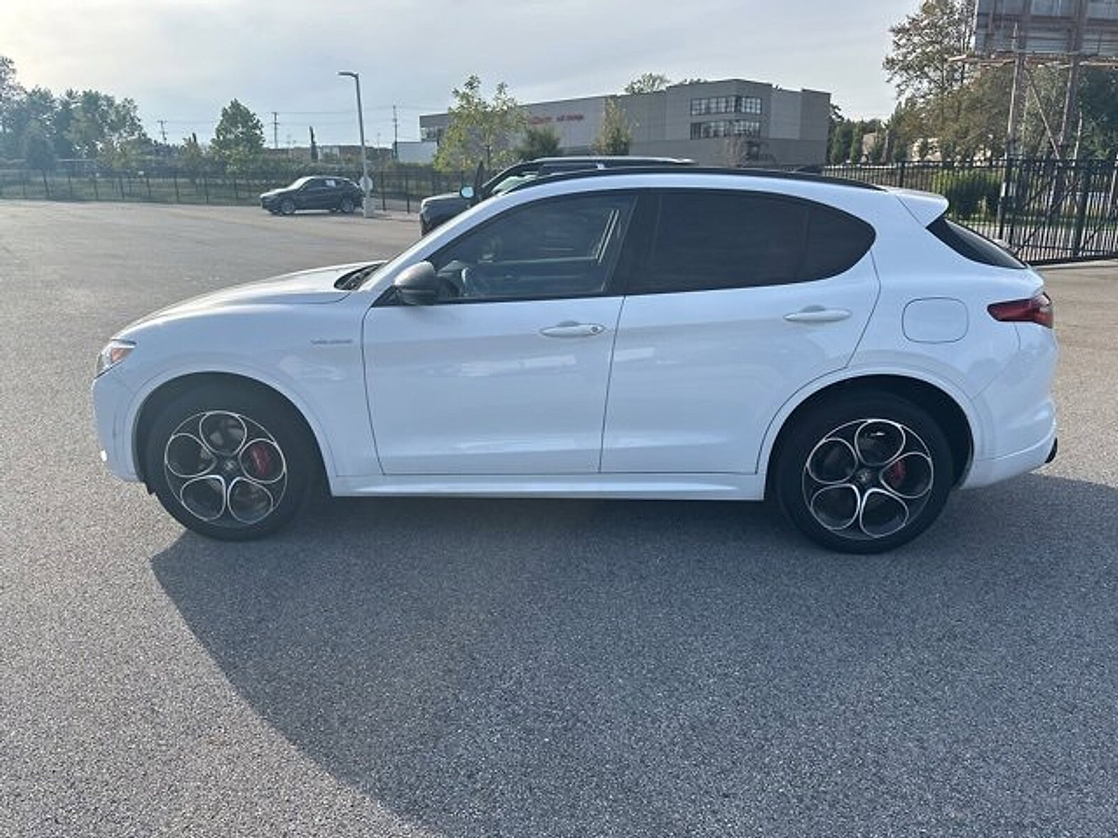 2023 Alfa Romeo Stelvio Ti photo 3