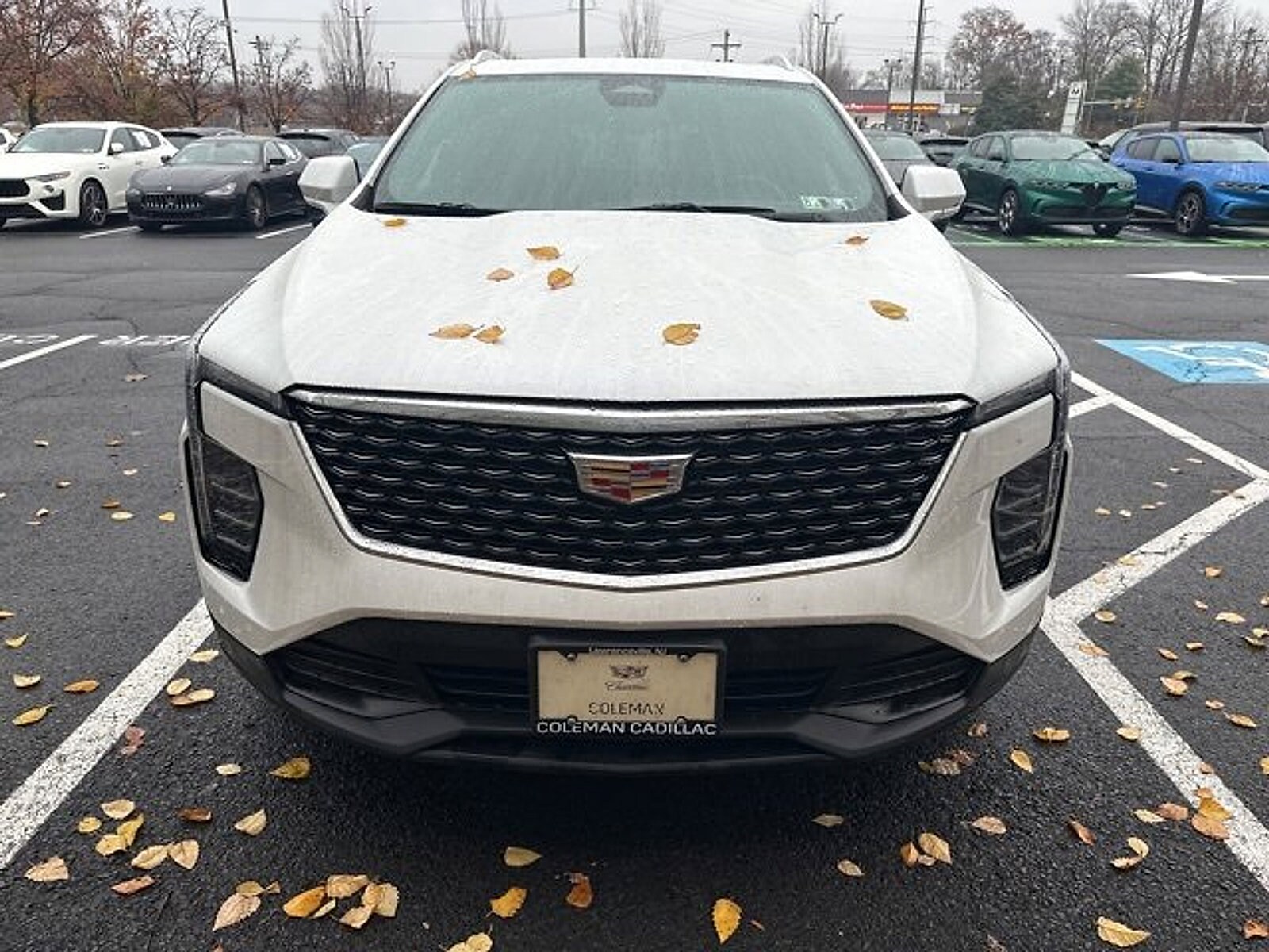 2024 Cadillac XT4 Luxury photo 2