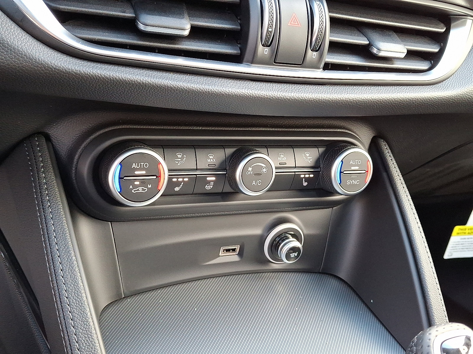 2025 Alfa Romeo Stelvio Base - Photo 12
