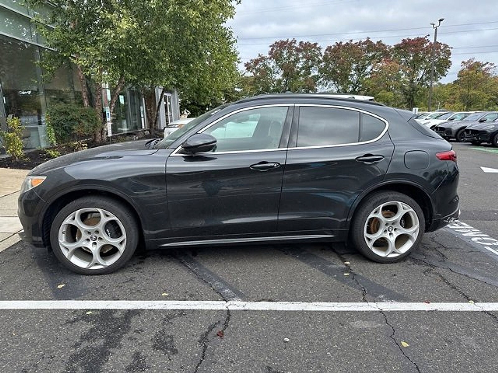 2023 Alfa Romeo Stelvio Ti photo 3