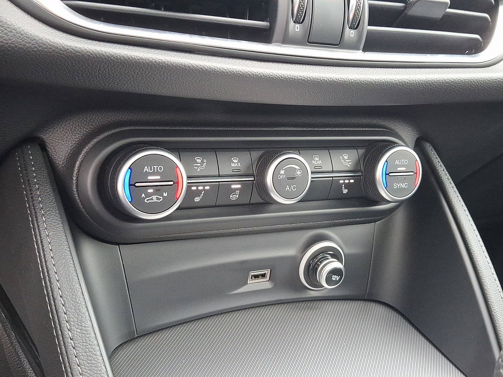 2025 Alfa Romeo Stelvio Base - Photo 12