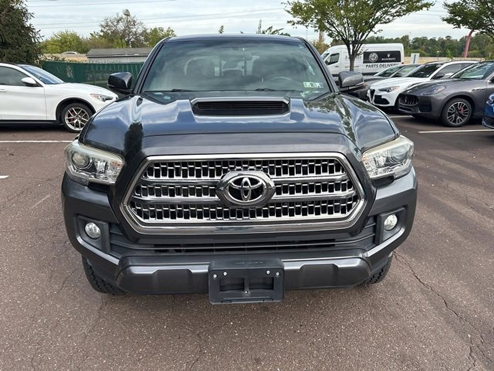 2016 Toyota Tacoma TRD Sport V6 photo 2