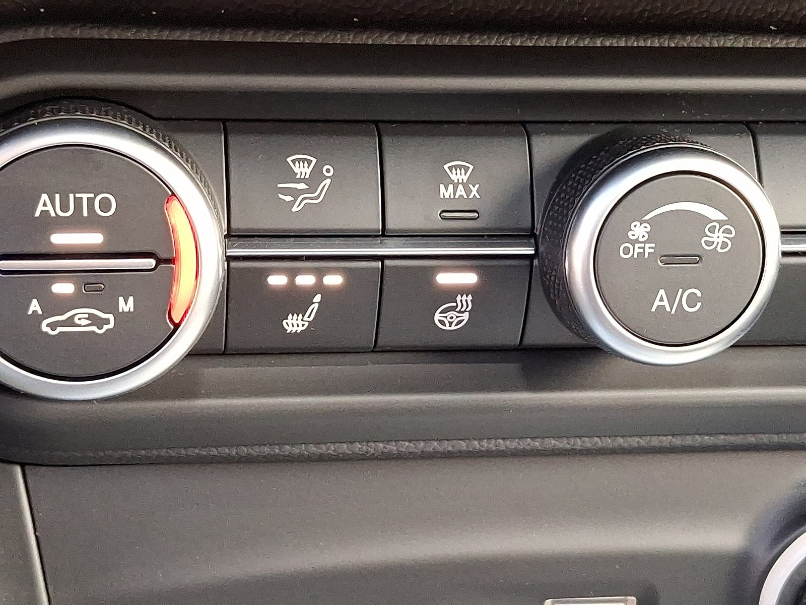 2025 Alfa Romeo Stelvio Base - Photo 19