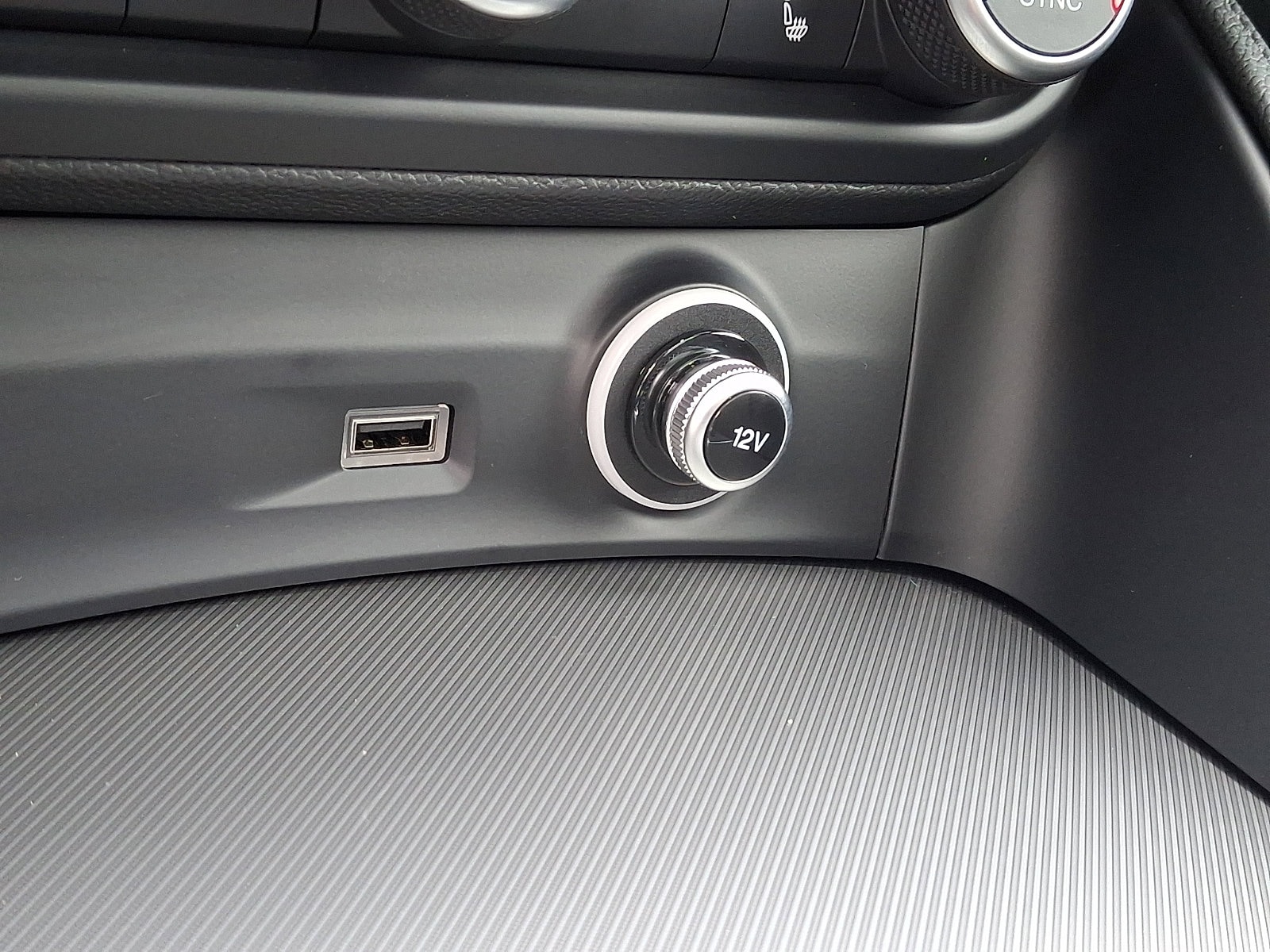 2025 Alfa Romeo Stelvio Base - Photo 18