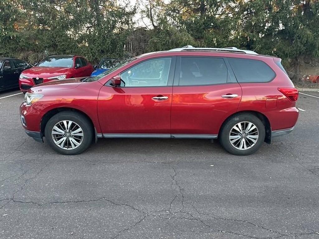 Used 2017 Nissan Pathfinder SV SUV