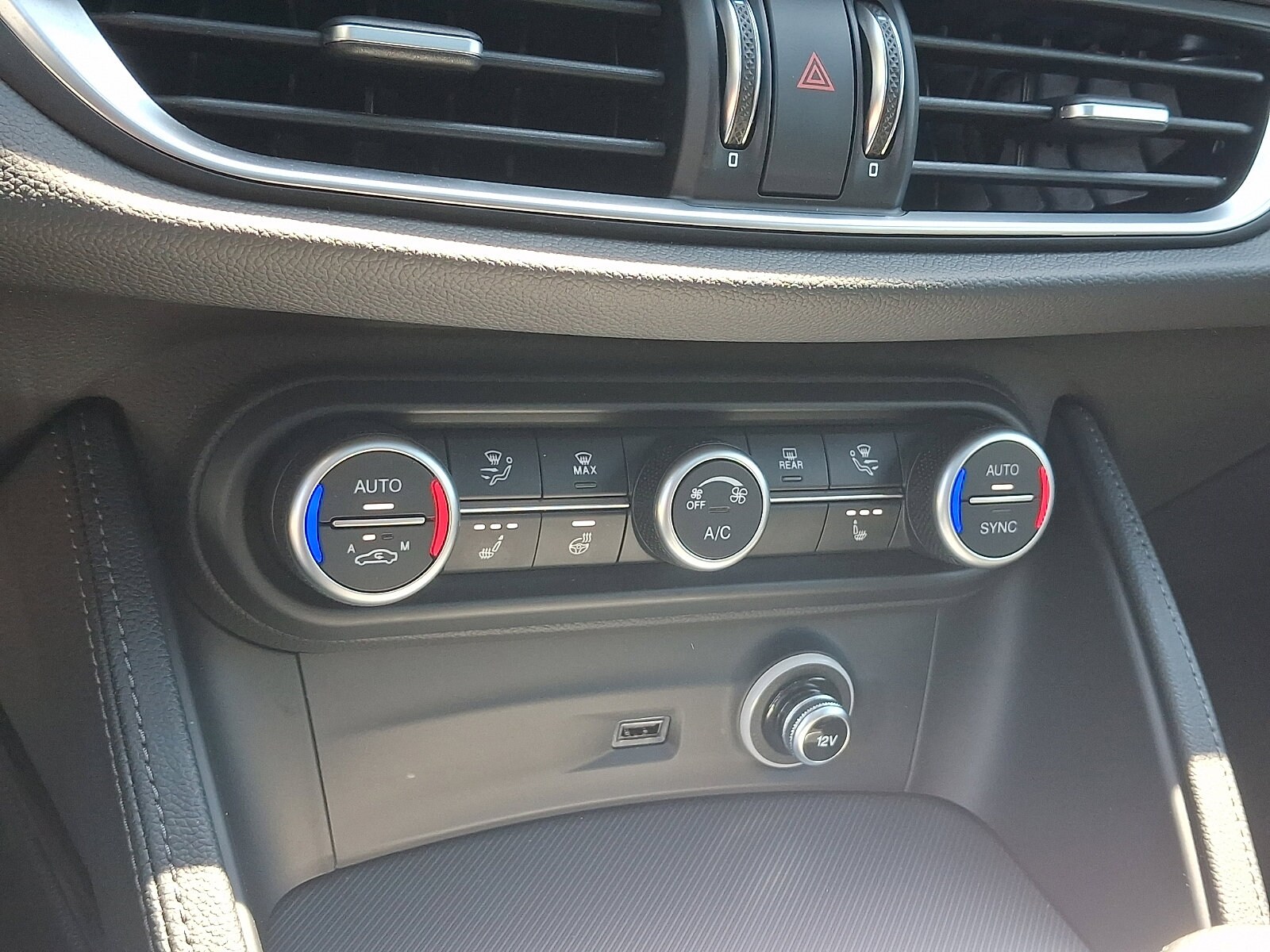 2025 Alfa Romeo Stelvio Base - Photo 12