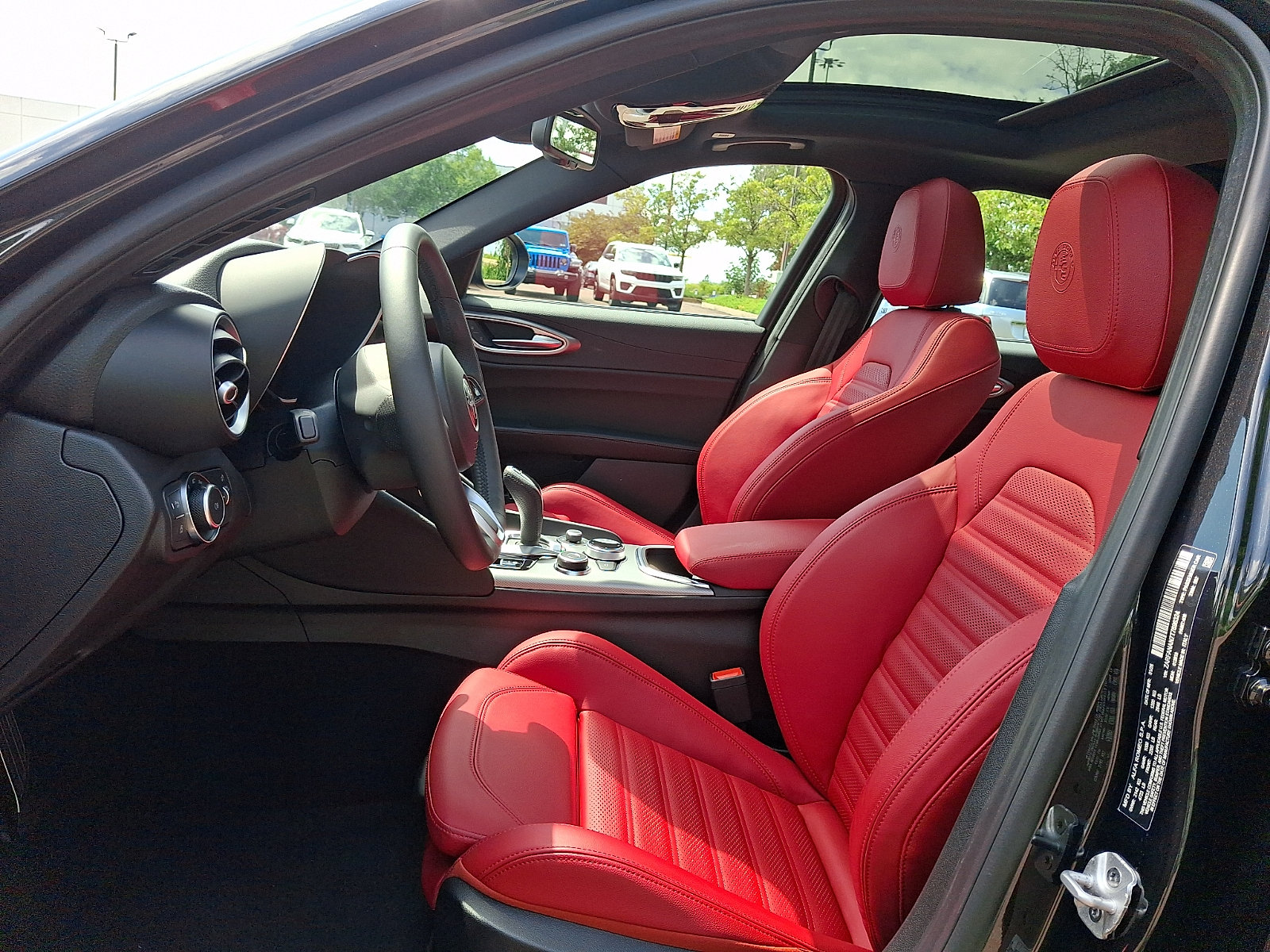 2026 Alfa Romeo Giulia Base - Photo 13