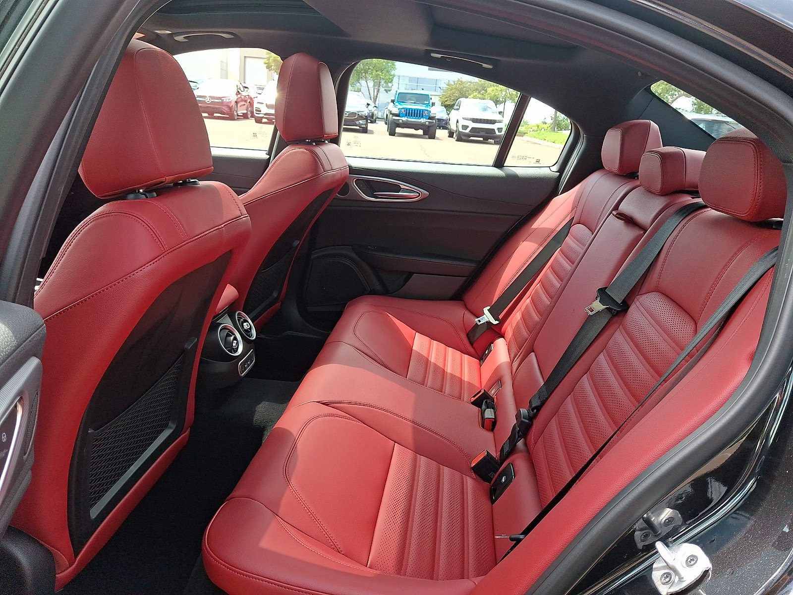 2026 Alfa Romeo Giulia Base - Photo 10