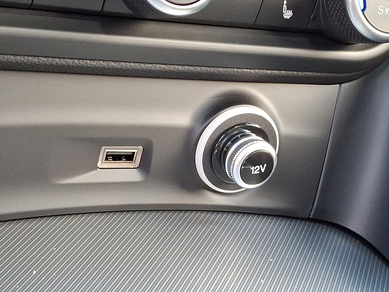 2025 Alfa Romeo Stelvio Base - Photo 17