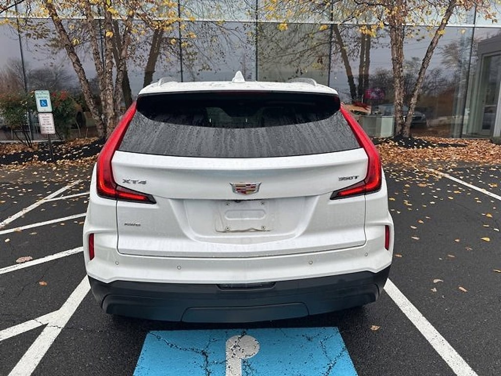Used 2024 CADILLAC XT4 Luxury SUV