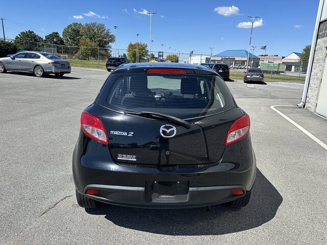 2011 Mazda Mazda2 Sport photo 4