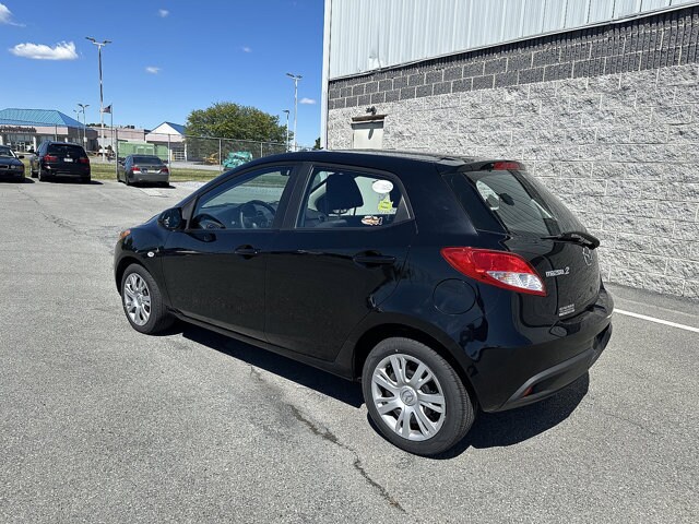 2011 Mazda Mazda2 Sport photo 3
