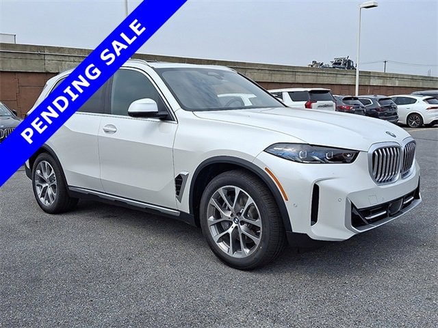 2026 BMW X5 50e's photo