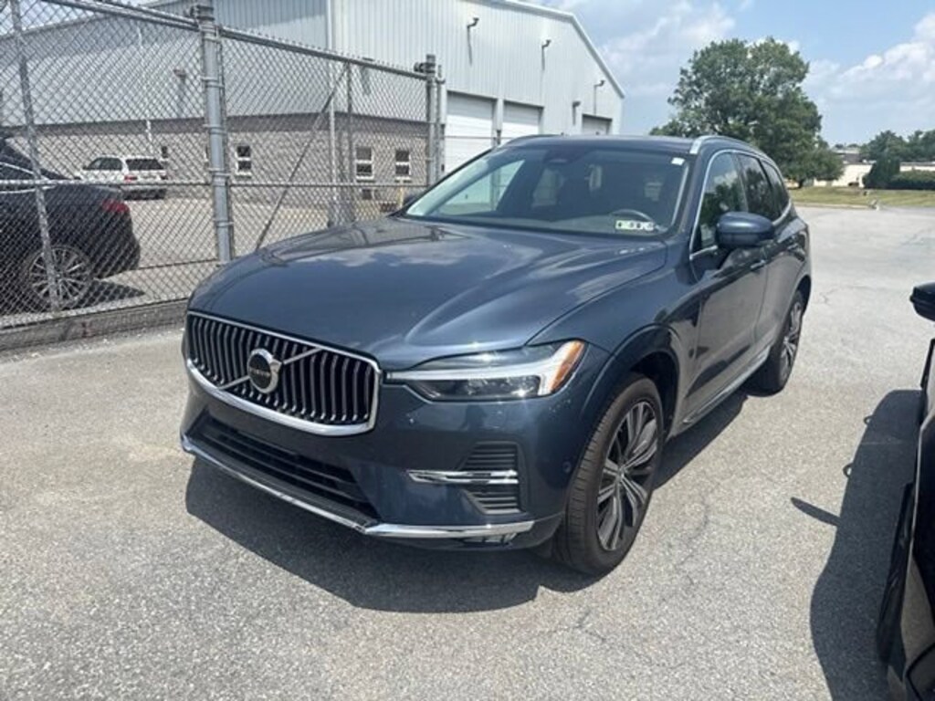 Used 2023 Volvo XC60 Plus Bright Theme B5 AWD Plus Bright Theme