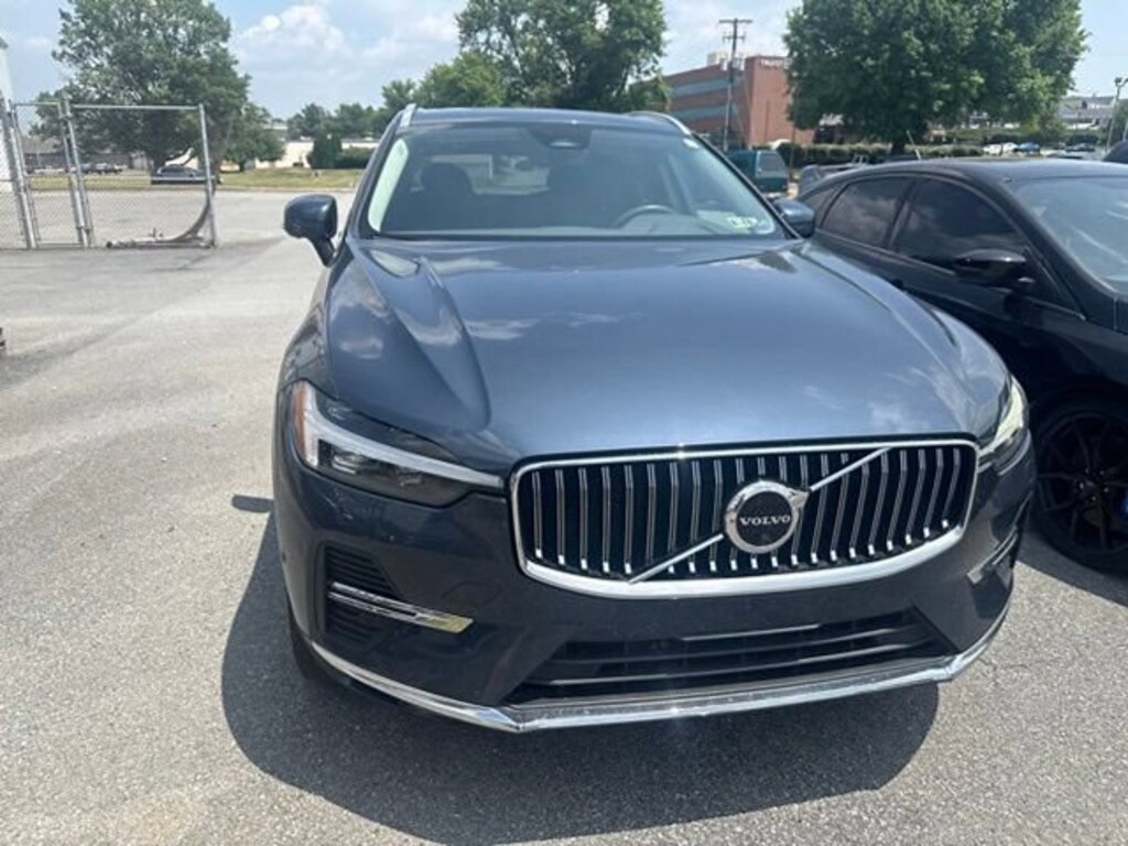 Used 2023 Volvo XC60 Plus Bright Theme B5 AWD Plus Bright Theme