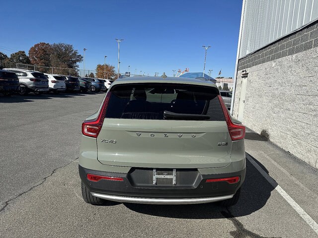 2025 Volvo XC40 AWD photo 4