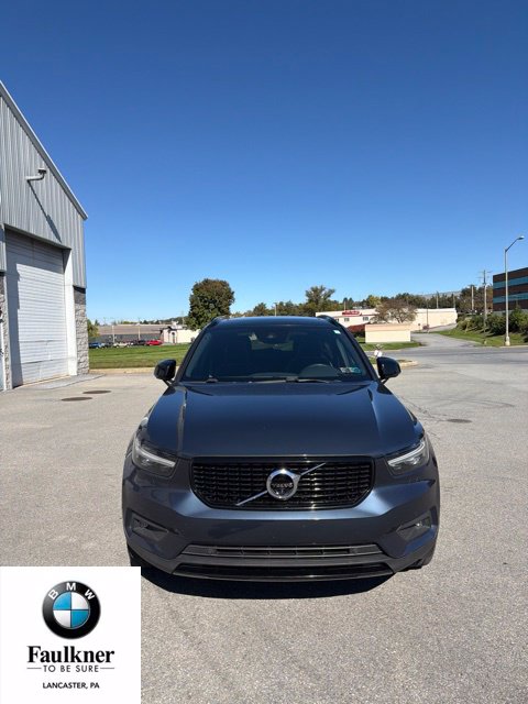2022 Volvo XC40 R-Design