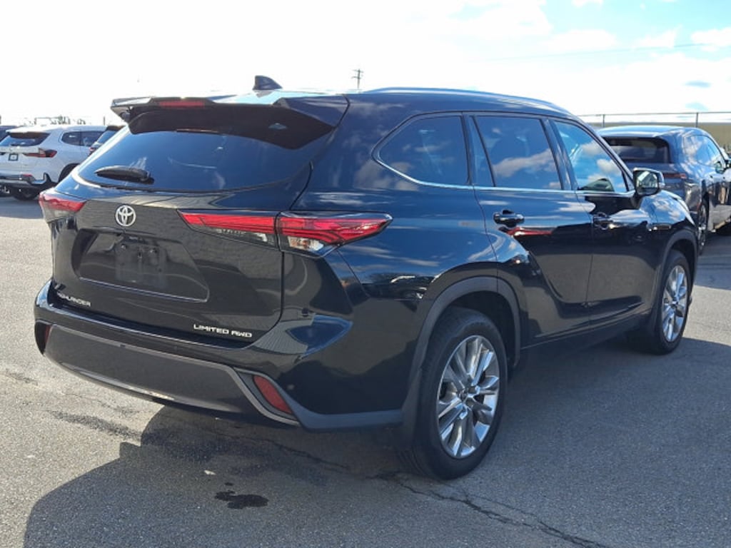 Used 2020 Toyota Highlander Limited Limited AWD
