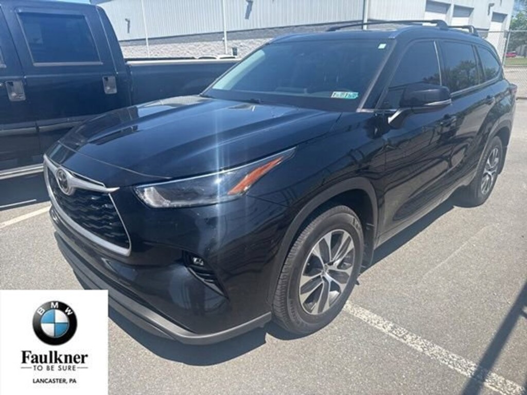 Used 2021 Toyota Highlander XLE XLE AWD