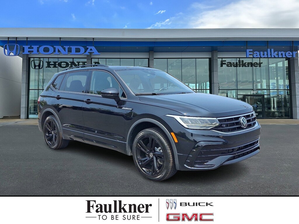 Used 2024 Volkswagen Tiguan SE R-Line Black 2.0T SE R-Line Black 4MOTION