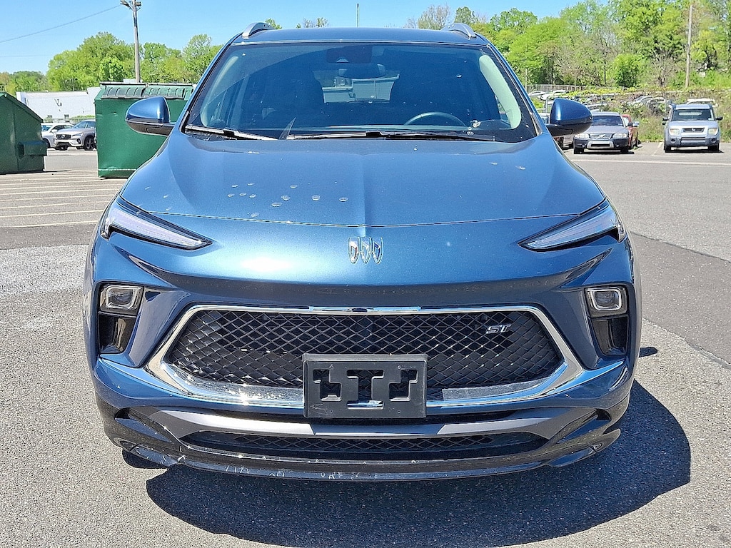 2024 Buick Encore GX Sport Touring photo 2