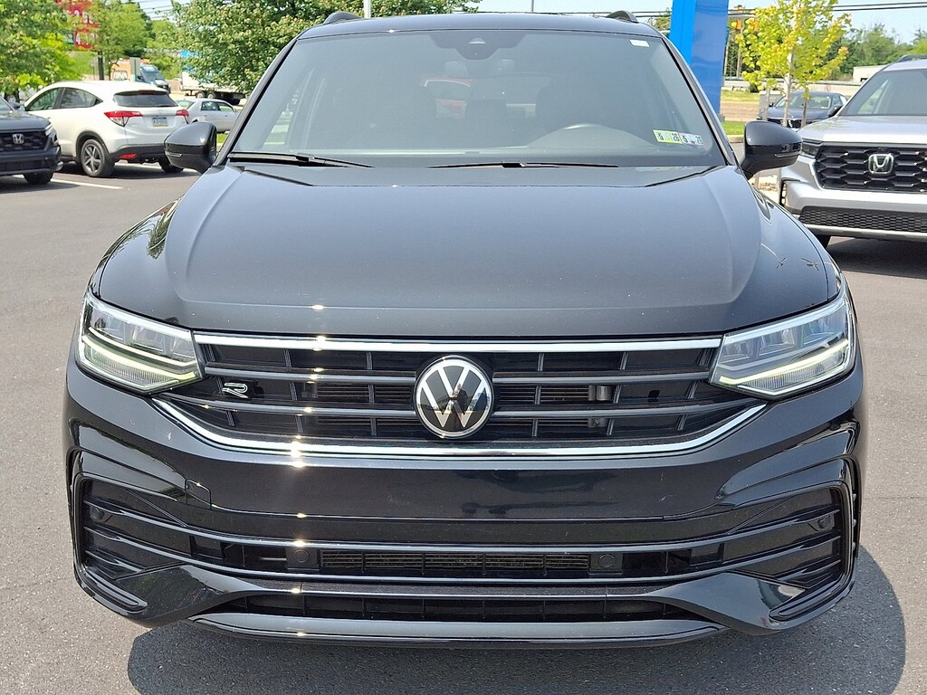 Used 2024 Volkswagen Tiguan SE R-Line Black 2.0T SE R-Line Black 4MOTION