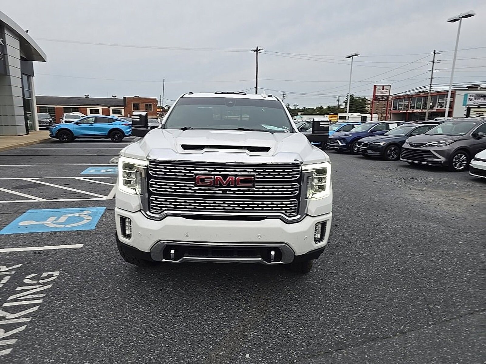 2022 Gmc Sierra 2500 HD Denali photo 3
