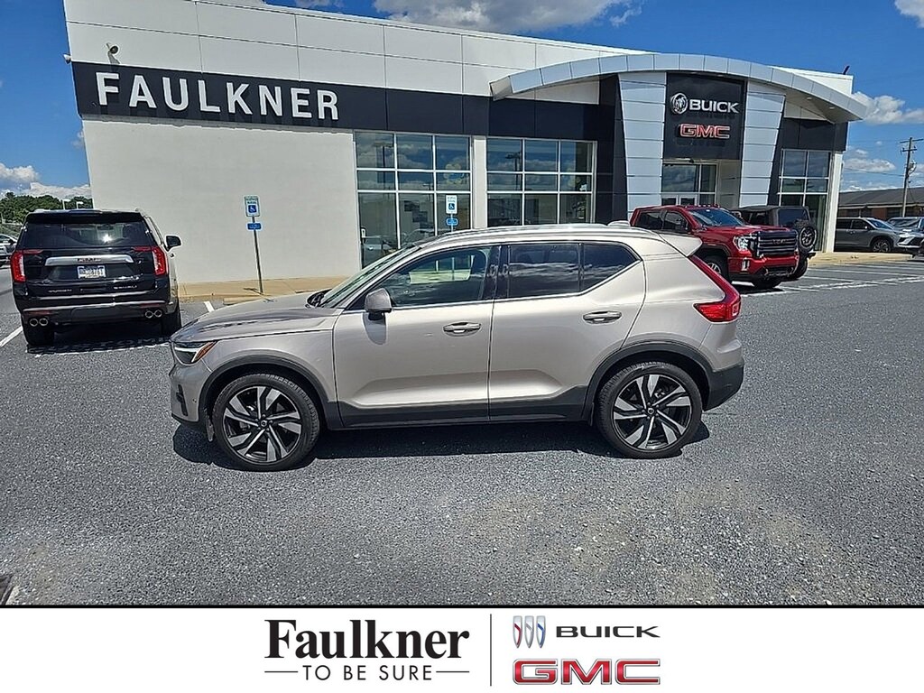 Used 2024 Volvo XC40 Ultimate Bright Theme B5 AWD Ultimate Bright Theme