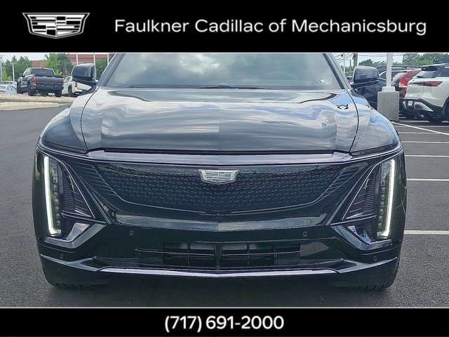 2025 Cadillac Lyriq Sport photo 2