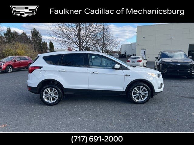 2019 Ford Escape SE photo 2