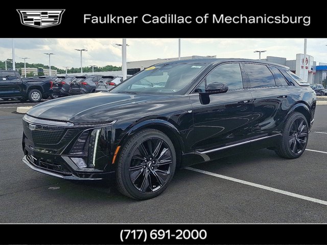 2025 Cadillac Lyriq Sport photo 3