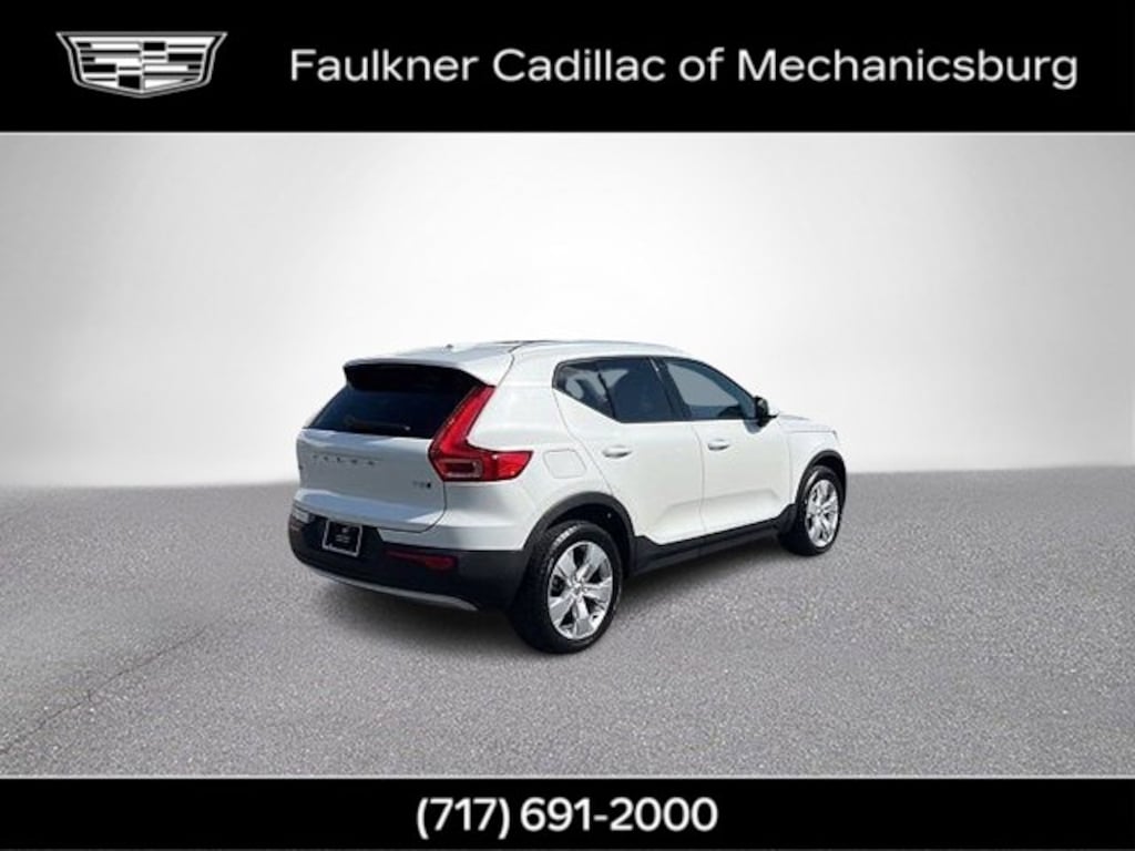 Used 2022 Volvo XC40 Momentum T5 AWD Momentum