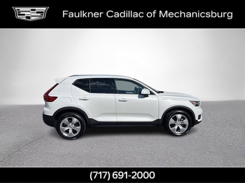 Used 2022 Volvo XC40 Momentum T5 AWD Momentum