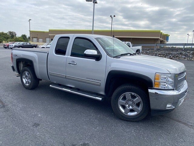 2012 Chevrolet Silverado 1500 LT photo 2