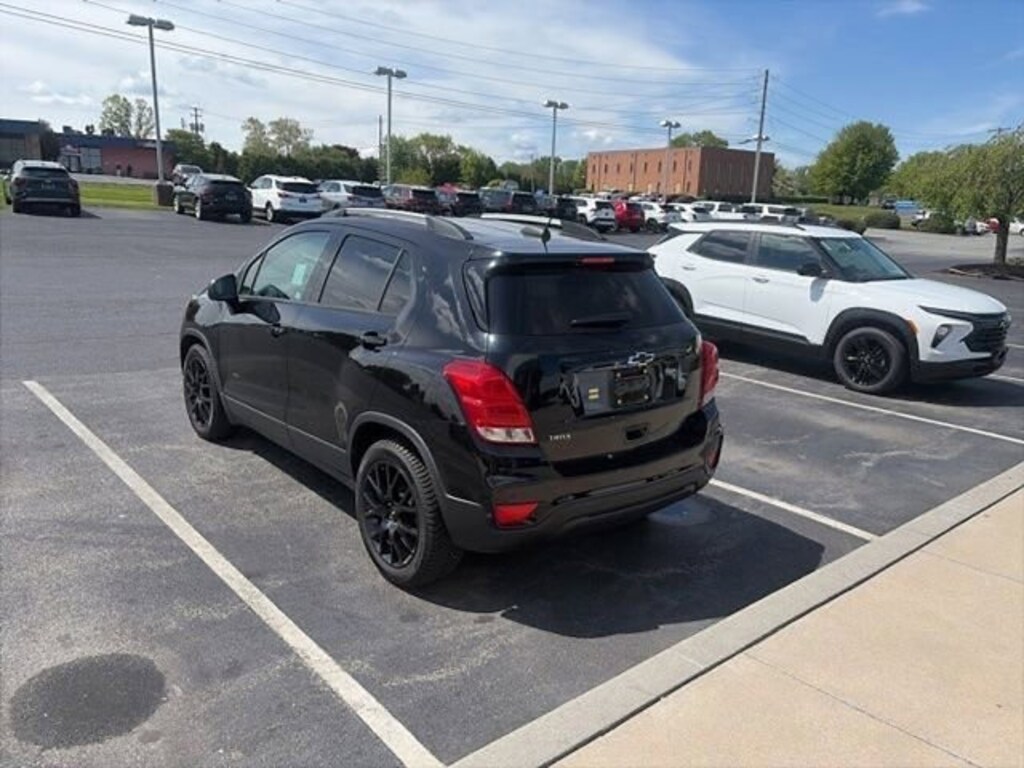 Used 2021 Chevrolet Trax LT FWD LT
