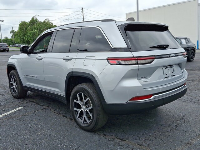 2023 Jeep Grand Cherokee Limited photo 4