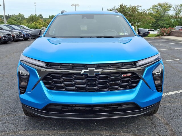 2025 Chevrolet Trax photo 2