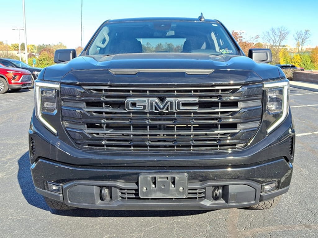 Used 2022 GMC Sierra 1500 Elevation 4WD Crew Cab 147 Elevation w/3SB