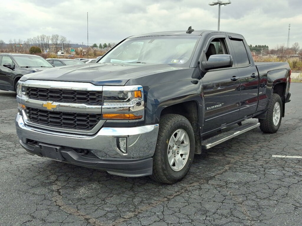 Used 2018 Chevrolet Silverado 1500 LT 4WD Double Cab 143.5 LT w/1LT