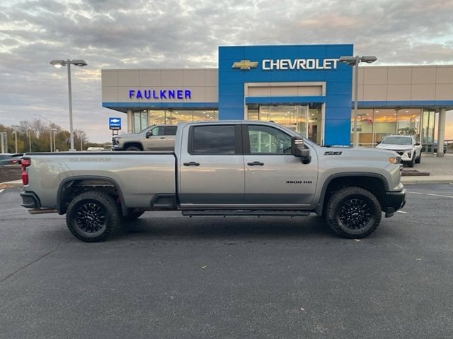 2024 Chevrolet Silverado 3500HD Work Truck photo 3