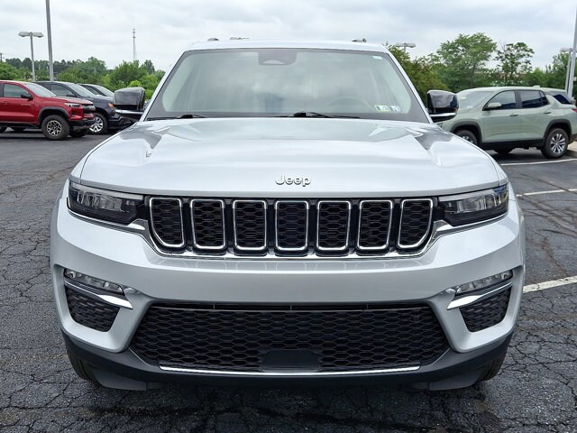 2023 Jeep Grand Cherokee Limited photo 2