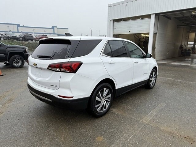 2022 Chevrolet Equinox LT photo 2