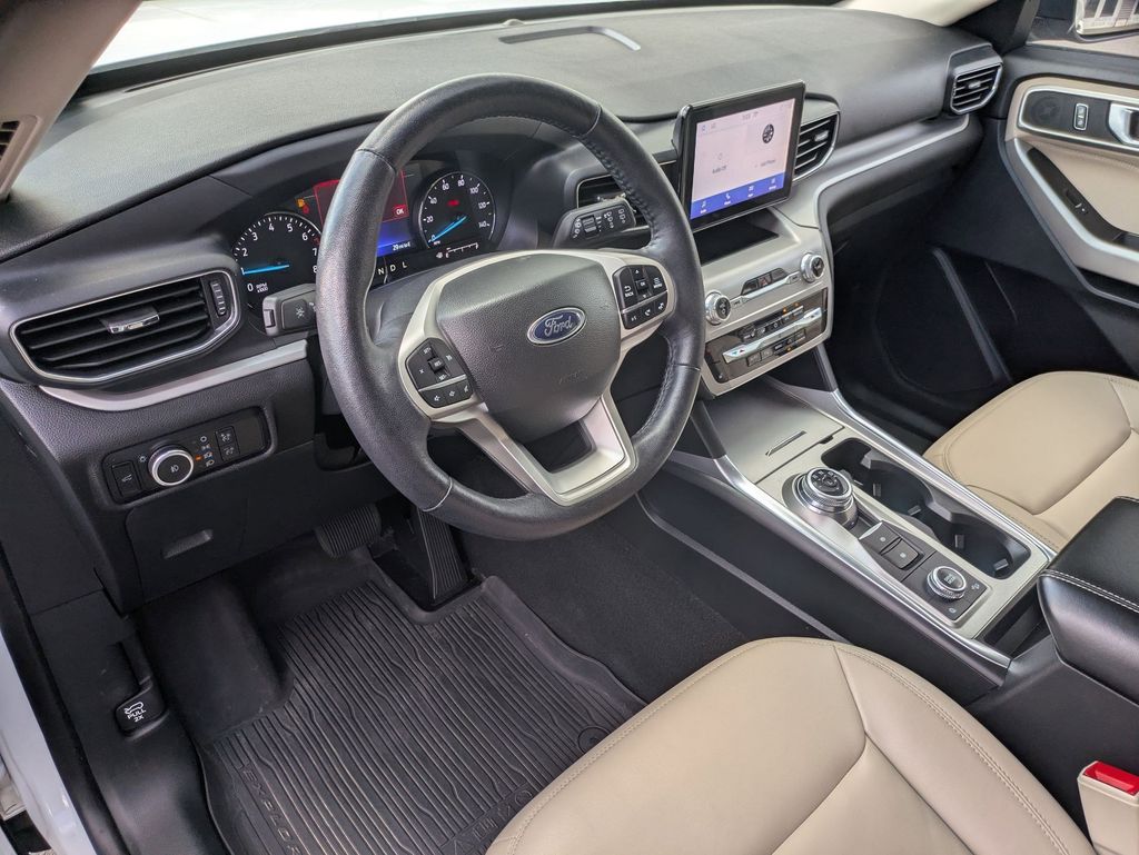 2023 Ford Explorer XLT - Photo 11