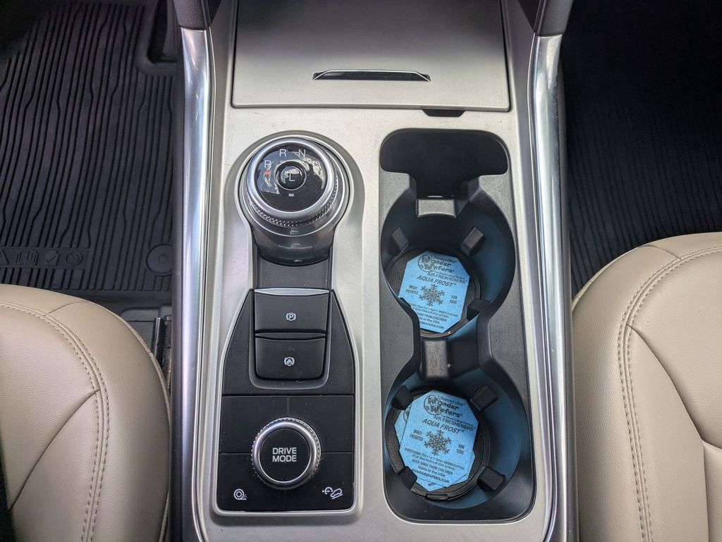 2023 Ford Explorer XLT - Photo 18